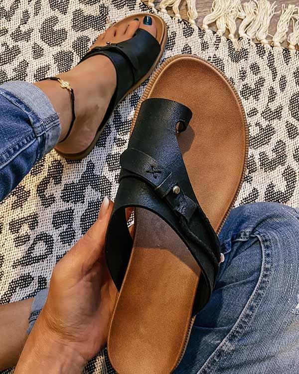 Emaline - Platt strandsandal med öppen tå