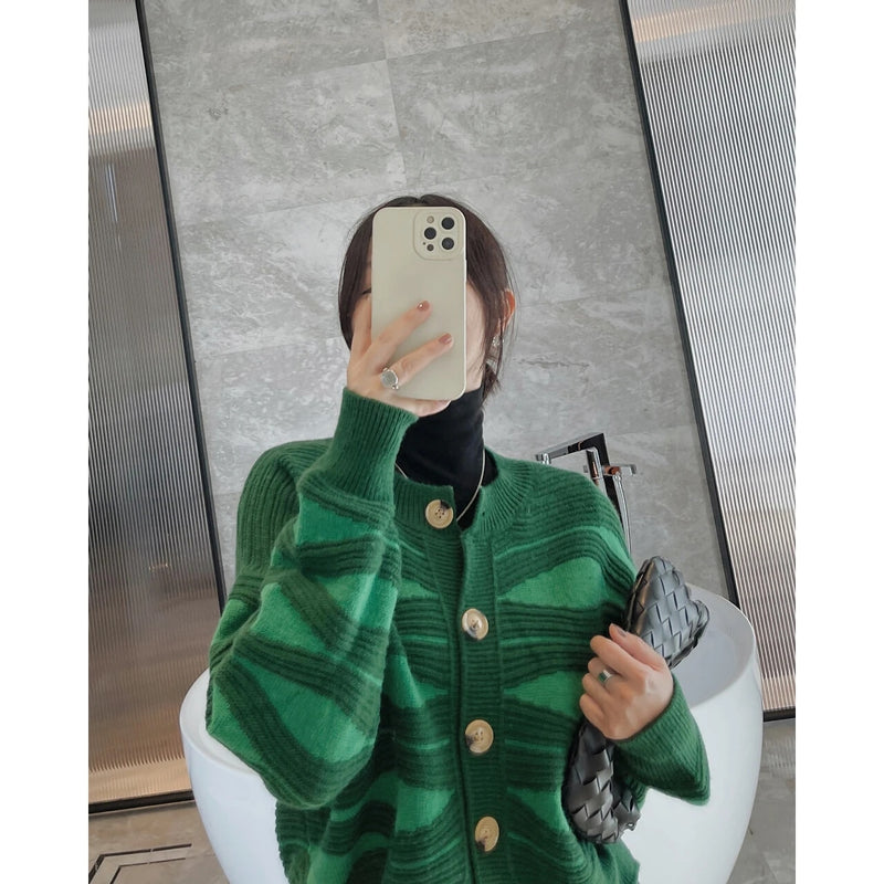 Nora™ - Schwere Strickjacke Kariert